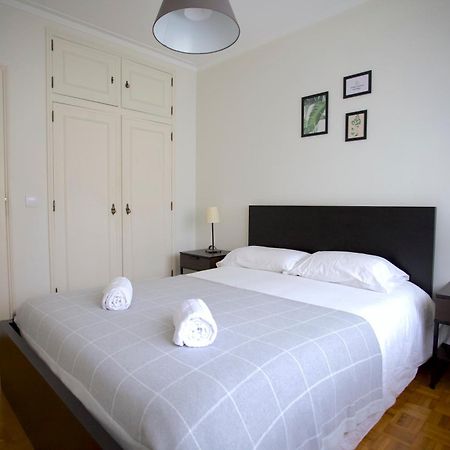 Downtown 3 Bedroom With Balcony - Quiet Street - Family Friendly - Groups Porto Exterior foto